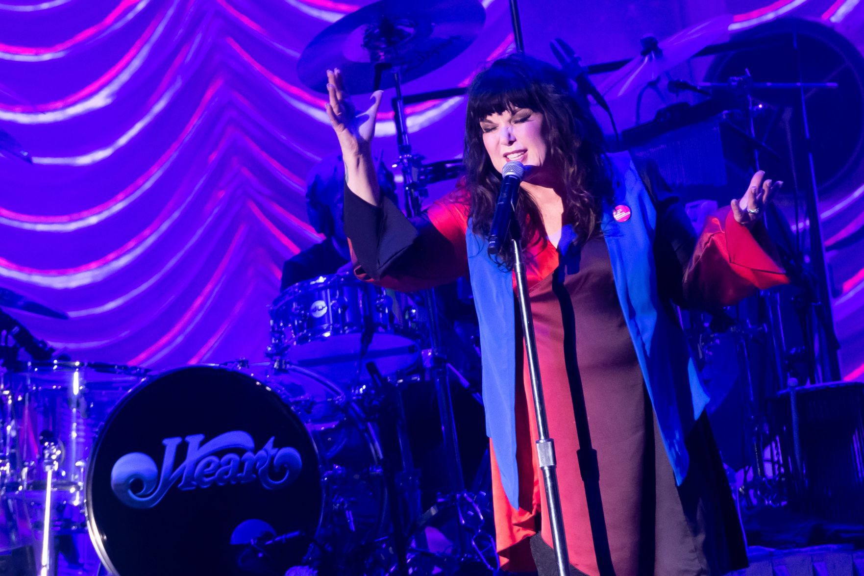 Heart kicks off 'Love Alive' tour at Hollywood Casino Amphitheatre